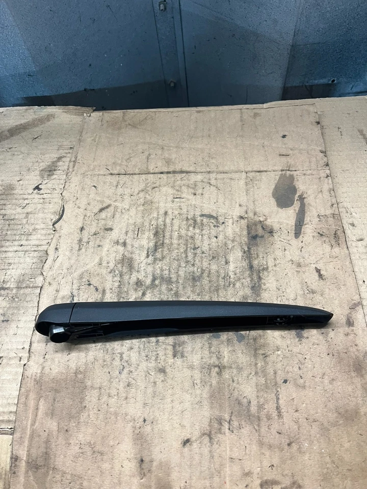 Genuine Mercedes-Benz GLA-Class E-Class - Rear Wiper Arm A2138201703 - Image 3 of 4