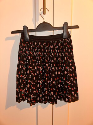 H&M Black Floral Tight Pleat Mini Skirt size UK UK