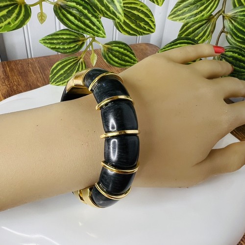 Kara Ross Black Label by Chico’s Ebony Black Resin Clamper Bracelet Bangle Gold - Picture 2 of 14