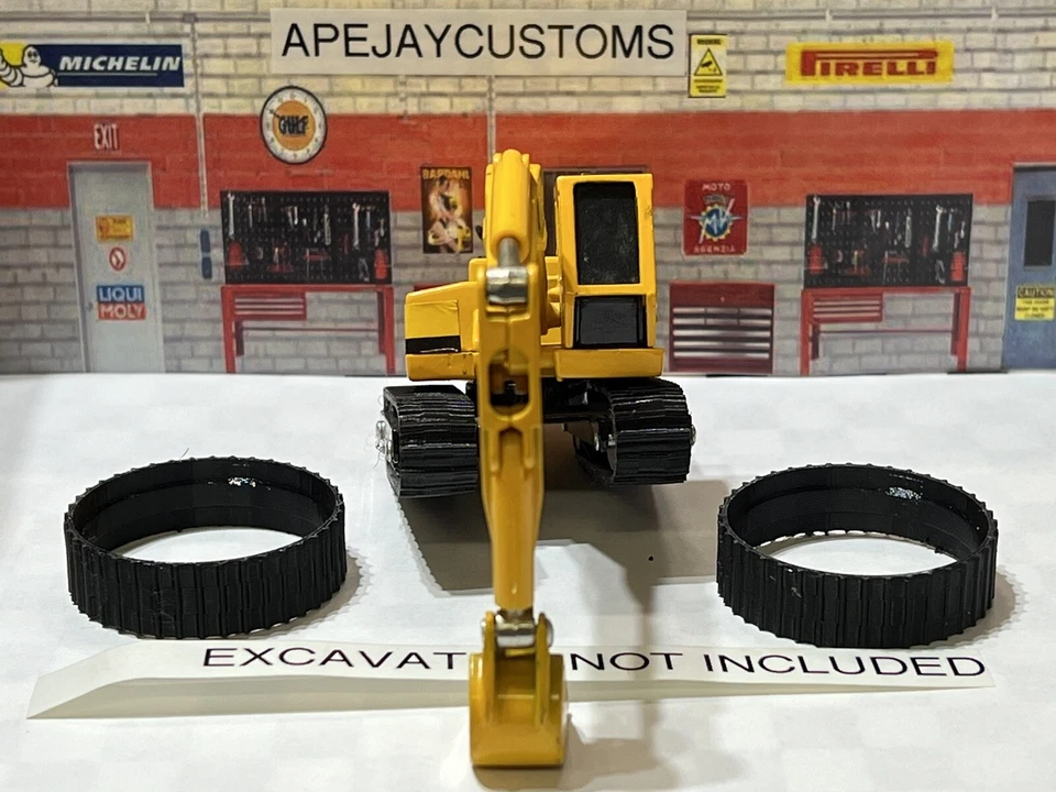 ERTL Diecast John Deere 690LC Excavator Equipment 1/64 (TRACKS ONLY) - Image 3 of 4