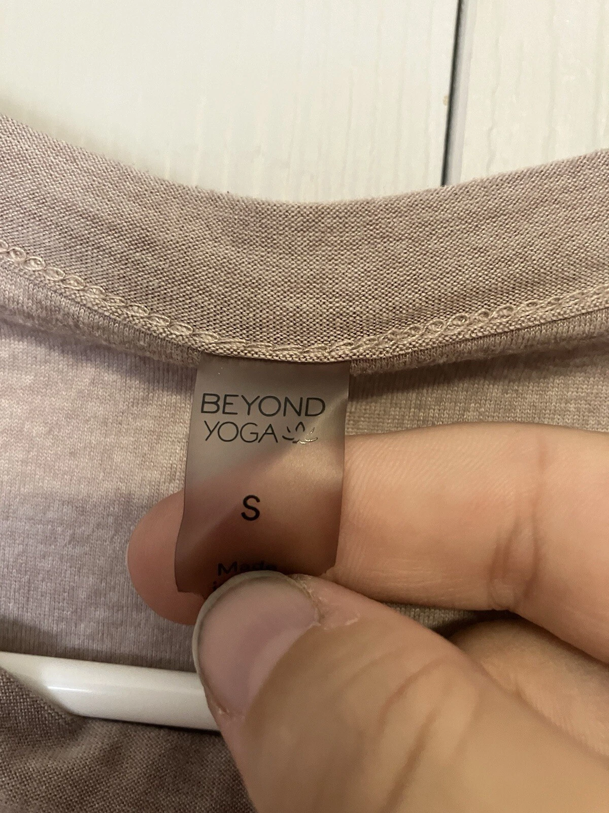beyond-yoga razorback casual workout tank-top