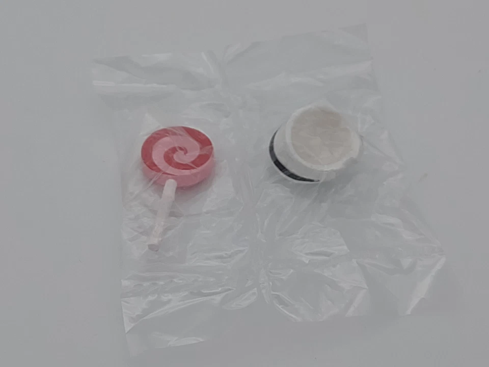 Kidrobot Dunny The 13 #10 Enfermera Cackle 3" Figura Vinilo Kathie Olivas Foto 4 de 4