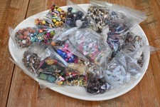 (N) 1.3kg Bundle Job Lot of Mixed Beads Stones Bundle Craft Jewellery Upcycle