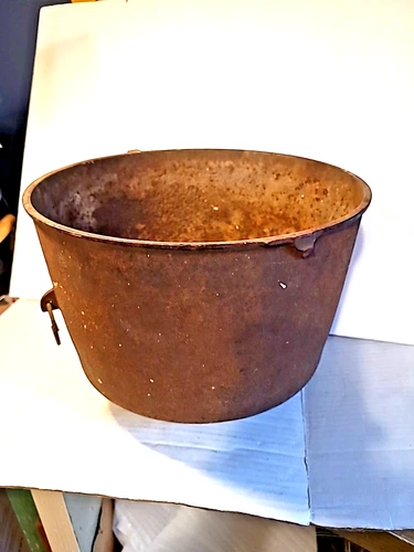 Vintage Gris1wold 3 Legged Cast Iron Kettle