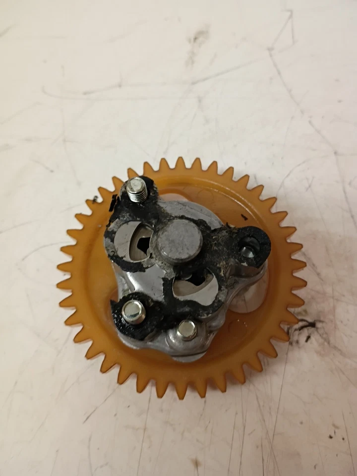 Yamaha Big Bear 350 YFM350FW 1989 bomba de aceite fabricante original 1uy-13300-00-00 Foto 4 de 4