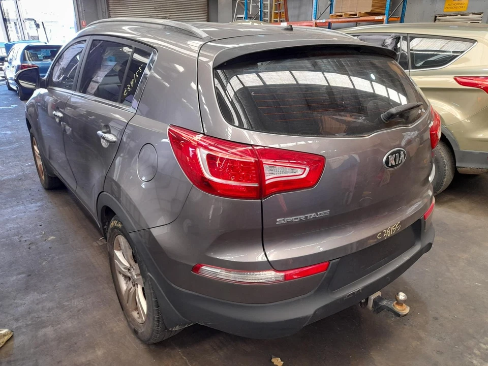 KIA SPORTAGE LEFT GUARD SL, NON REPEATER LAMP TYPE, 05/10-10/15 - image 2 of 4