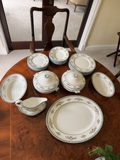 Wedgewood Hampshire Bone China 32 Piece Dinner Set
