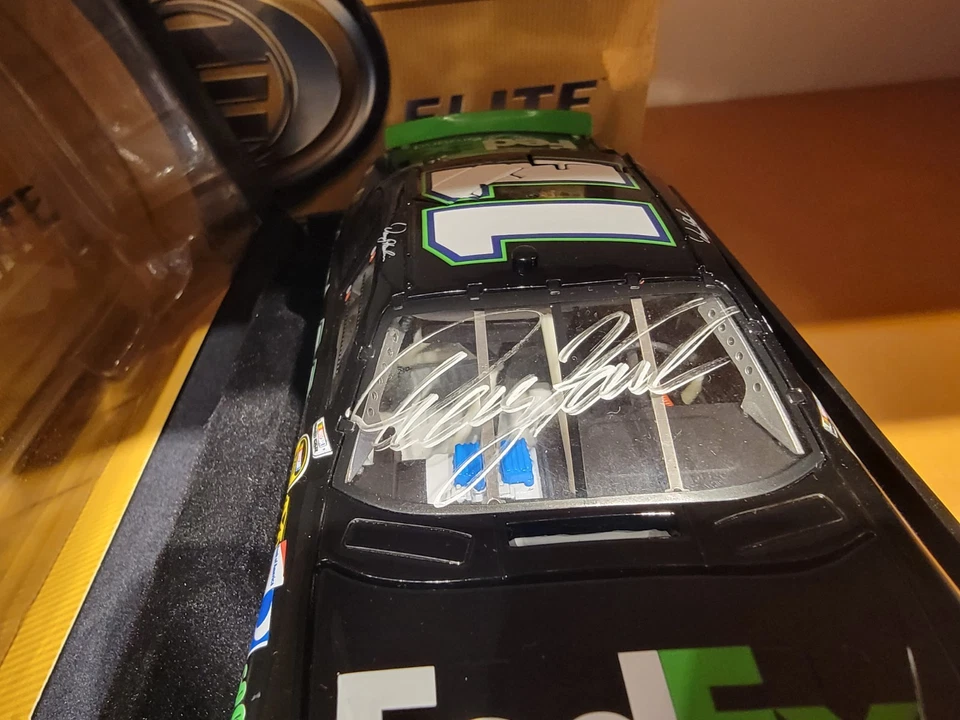 Denny Hamlin #11 2006 autografiado FedEx/1ª victoria en la Copa - 1:24ª RCCA ELITE #193/299 Foto 3 de 4
