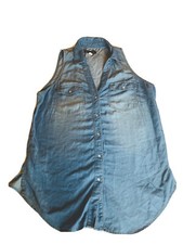 New Without Tags women  s sleeveless denim shirt Size 8