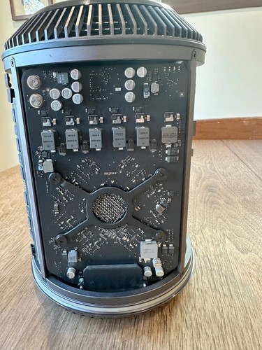 Apple MacPro Late2013 | 8-Core /64GB RAM/1TB SSD/Dual D700 Manufactured in 2019 - Bild 9 von 11