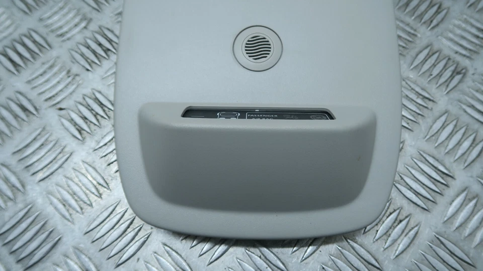 ПЕРЕДНИЙ ВНУТРЕННИЙ ФОНАРЬ НА КРЫШУ 2017 SMART FORFOUR SPORT 0,9 БЕНЗИНОВЫЙ MK2 REF10269 - Изображение 4 из 4