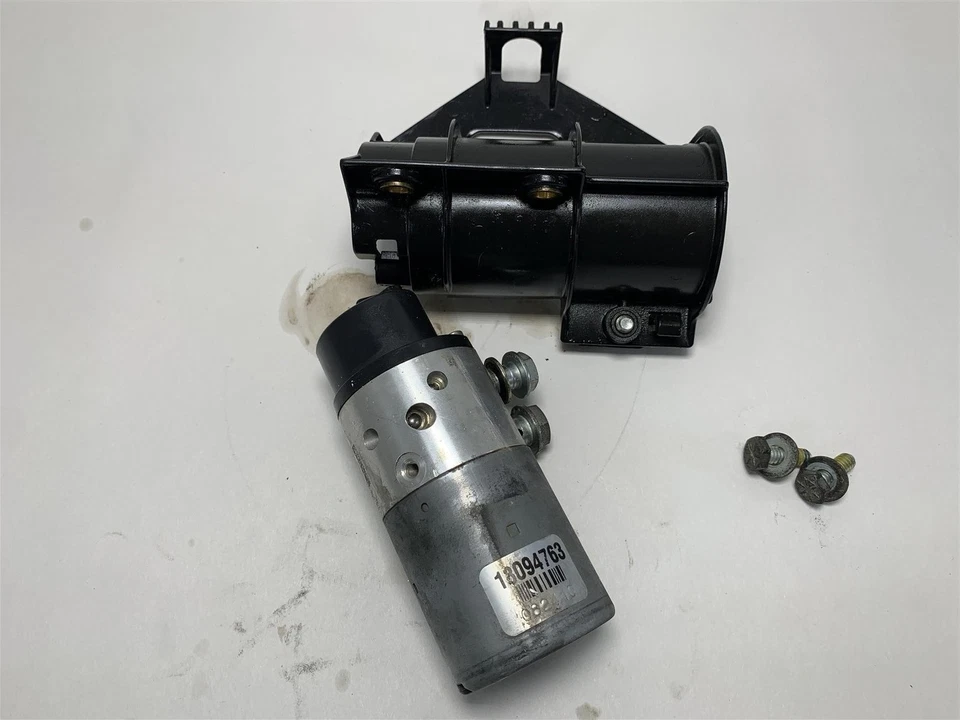 Módulo de bomba ABS trasero Harley-Davidson Softail FXS Blackline 2011 40674-11 Foto 4 de 4