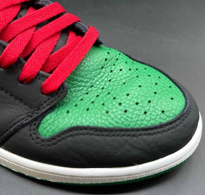 Size 10 - Nike Air Jordan 1 Retro OG High Pine Green 2.0 Size 10 - Nike Air Jordan 1 Retro OG High Pine Green 2.0