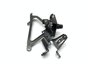 BMW 7 F02 2013 Kotflügelhalter vorne links Farbcode 416/9
