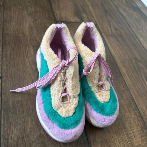 Katy Perry "The Fuzz" faux fur Sneakers - Picture 2 of 8