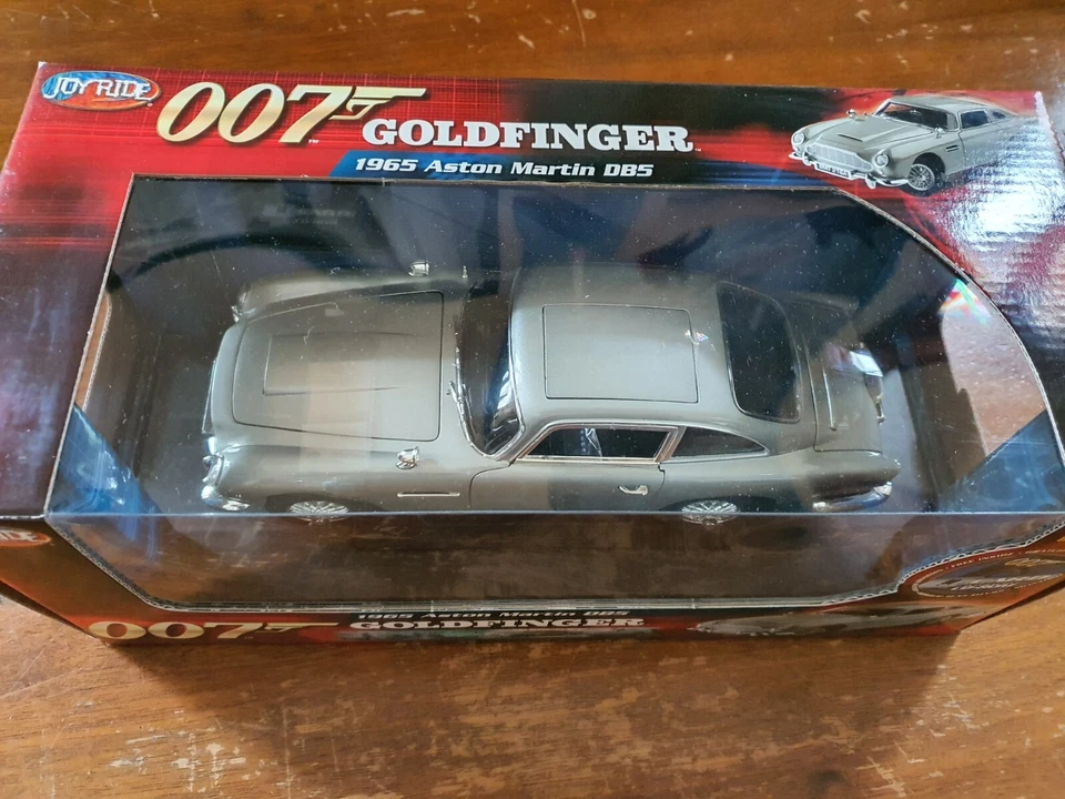 Aston Martin DB5 007 Goldifinger James Bond ERTL 1/18 Joyride new nuovo - Immagine 2 di 4