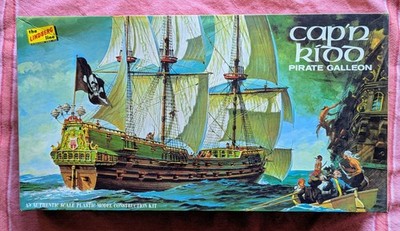 The Lindberg Line 821:500   Cap n Captain Kidd Pirate Galleon   Bausatz   1970!