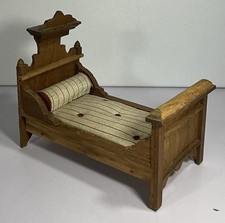 ATTRACTIVE VINTAGE GERMAN EPPENDORFER & NACKE DOLL HOUSE BED WITH MATTRESS