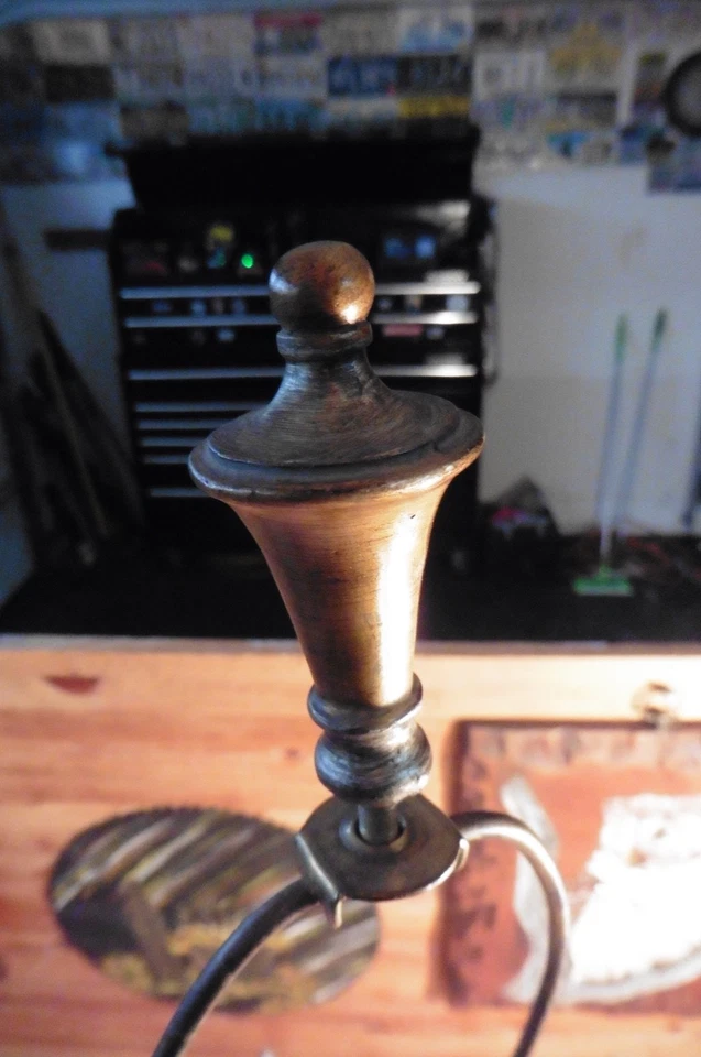 Lámpara de mesa de colección Falkenstein MCM Hollywood Regency latón querubín vidrio opalescente Foto 3 de 4