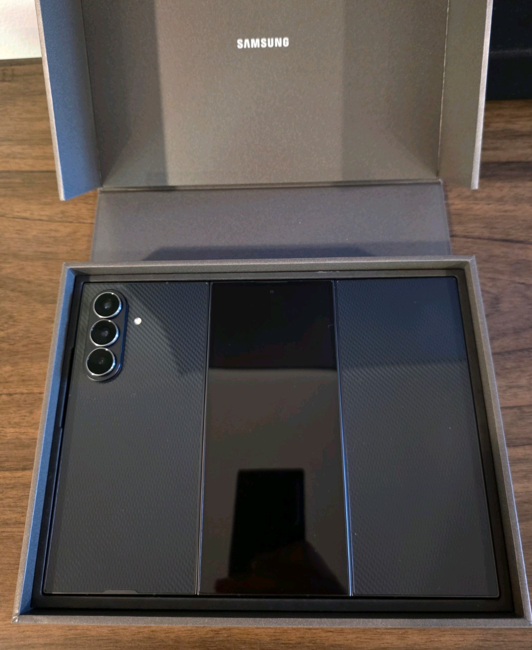 Samsung Galaxy Z Trifold - 512 GB - Unlocked USA Version - IN HAND