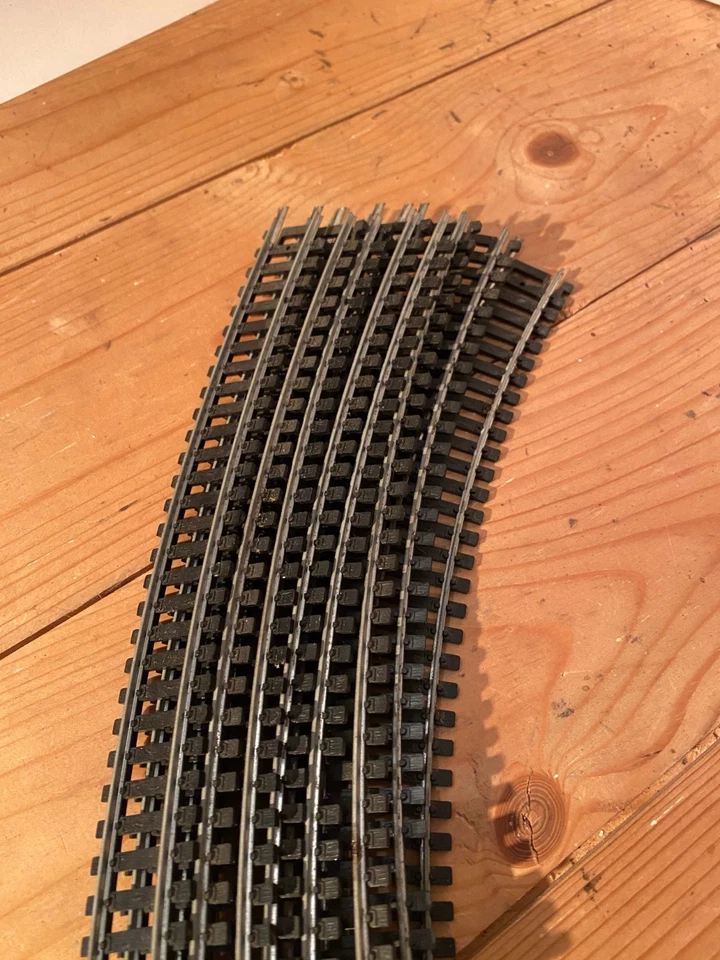 Lima R=360 / 36 degrees Rigid Curved track Good Condition, Made in Italy - Image 3 of 4