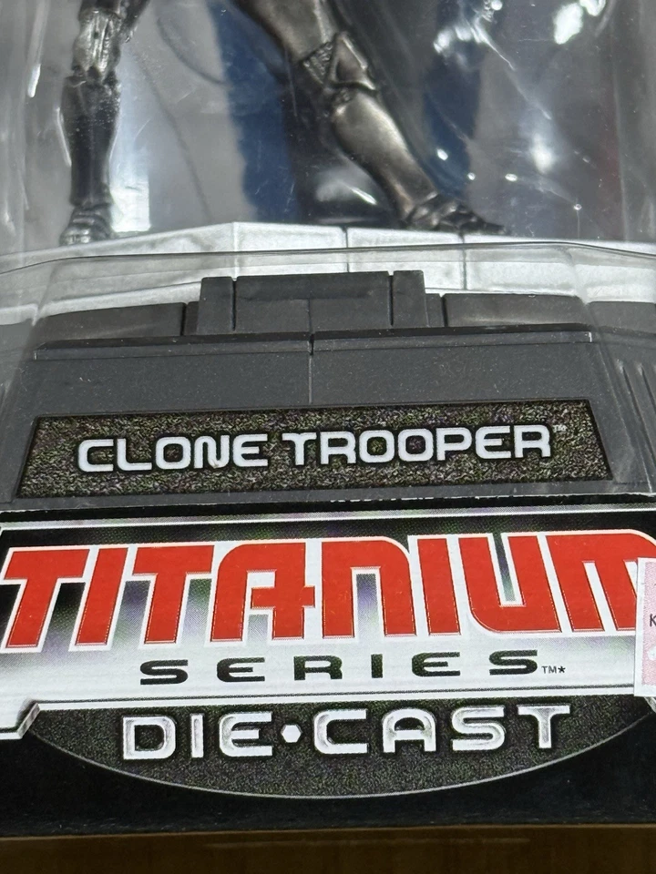 Star Wars Titanium Series Die Cast Clone Trooper versión plateada 3,75” NUEVO Foto 3 de 4