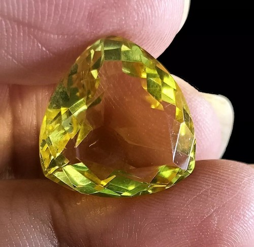 Wonderful Lemon Topaz 13-15Ct Loose Trillion Cut Natural Certified Gemstone - Picture 5 of 6