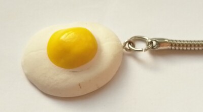 VINTAGE Retro Schlüsselring Kunststoff Schlüsselanhänger typisch britisches Spiegelei Frühstück 