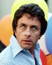 BILL BIXBY IN "THE INCREDIBLE HULK" - 8X10 PUBLICITY PHOTO (OP-273)
