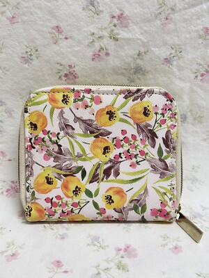 JILL by JILLSTUART Garden Floral Two Fold Zip Wallet