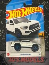 TOYOTA TACOMA 20 WHITE Hot Wheels 1:64 **COMBINE POSTAGE**
