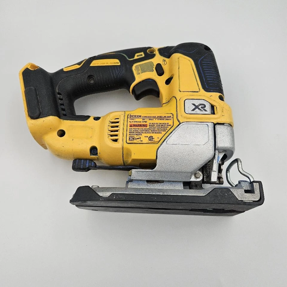 Sierra caladora sin escobillas DeWalt DCS334B 20V Max XR 45° 3200 SPM Sp variable (CP4008171) Foto 2 de 4