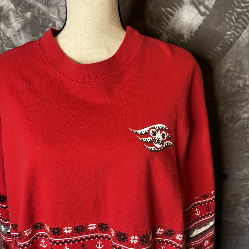 Sudadera De Colección Disney Cruise Line Deletreada Cuello Redondo XL Roja Estampado de Barco Foto 4 de 4