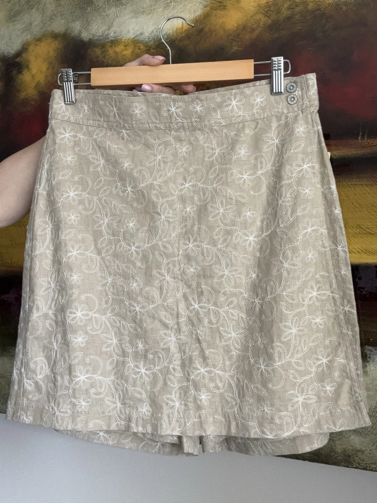 Bill Blass Floral Embroidered linen blend Scort Sz L NWT