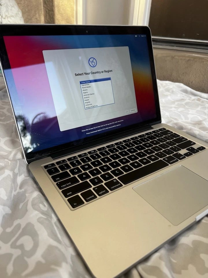 Apple MacBook Pro 13” Retina (Early 2015, A1502) – 2.7GHz i5, 8GB RAM, 256GB SSD - Image 2 of 4