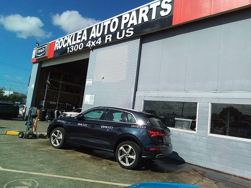 AUDI Q5 AIR CLEANER BOX - Picture 4 of 12