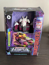 NEW Takara Tomy Transformers Legacy Deluxe Skullgrin Action Figure