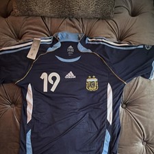 xxl fits like L messi retro