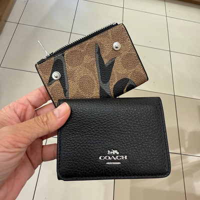 Coach CZ447 Card Holder Wallet In Signature Canvas With Bow Print