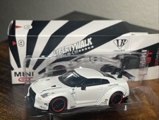 LBWK NISSAN GT-R MATTE WHITE 4800 MADE 1/64 CAR BY MINI GT MGT00009 #9 USED