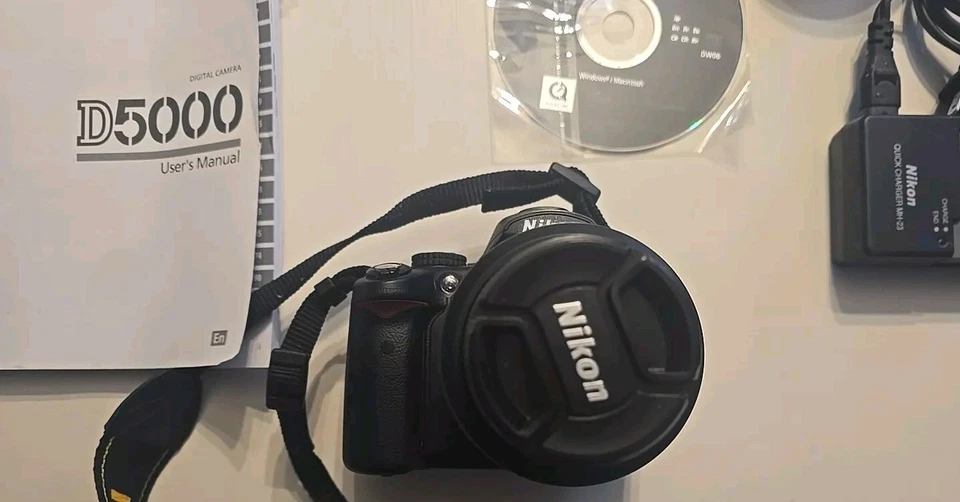 MINT LOT Nikon D5000 12.3MP Digital W/ SLR 18-55mm Lens extra Battery & Charger - Image 3 of 4