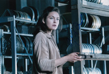 ALEXA DAVALOS signed Autogramm 20x30cm MAN IN HIGH CASTLE in Person autograph