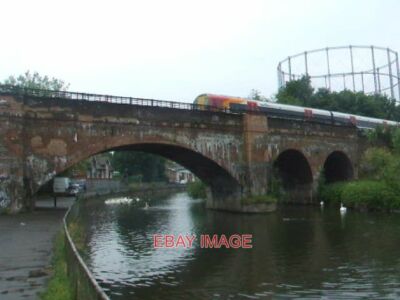 FOTO WATERLOO ZUR LESELINIE ÜBERQUERT DEN FLUSS KENNET 2009
