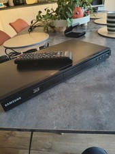 Samsung BD-E5500 Blu-ray Player with 3D Remote Good Working Condition