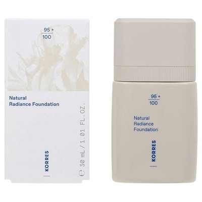 Korres Natural Radiance Foundation 30 ml bietet eine mittlere Deckkraft für ein