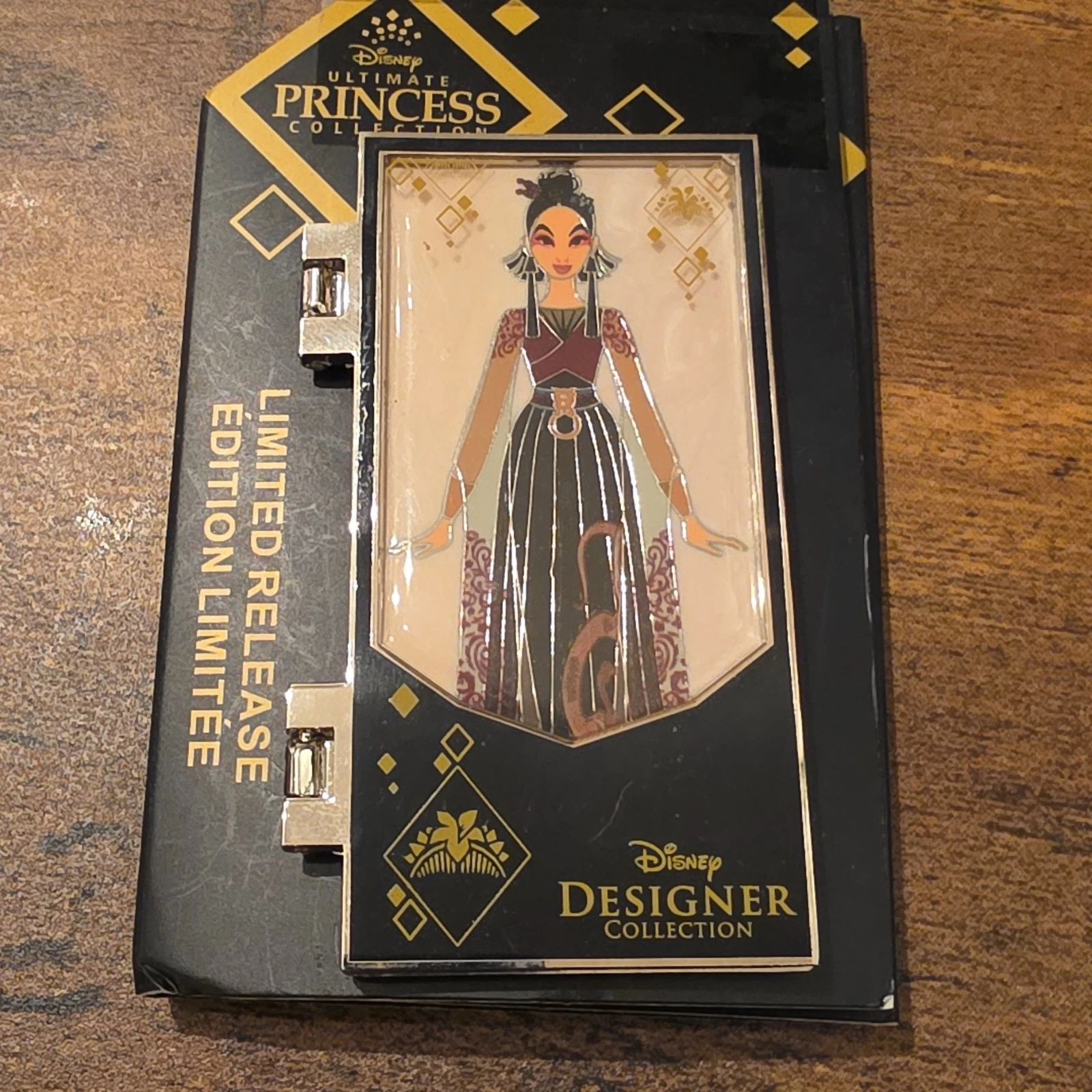 Disney Ultimate Princess Designer Collection Limited Release Hinged Pin Mulan