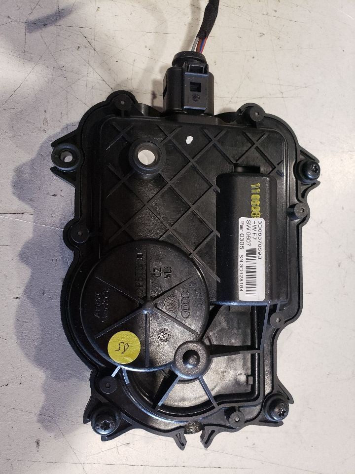2009 Bentley Continental Flying Spur Sedan - Soft Close Actuator OEM 3D0837059B