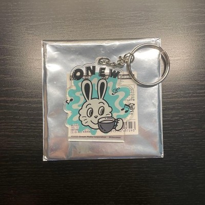 SHINee O white day cafe cafe acrylic key chain