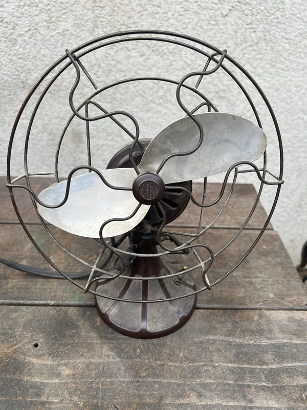 ANTIQUE BARCOL 11” TABLE FAN RUNS FINE-Bakelite Base-1920-1930?