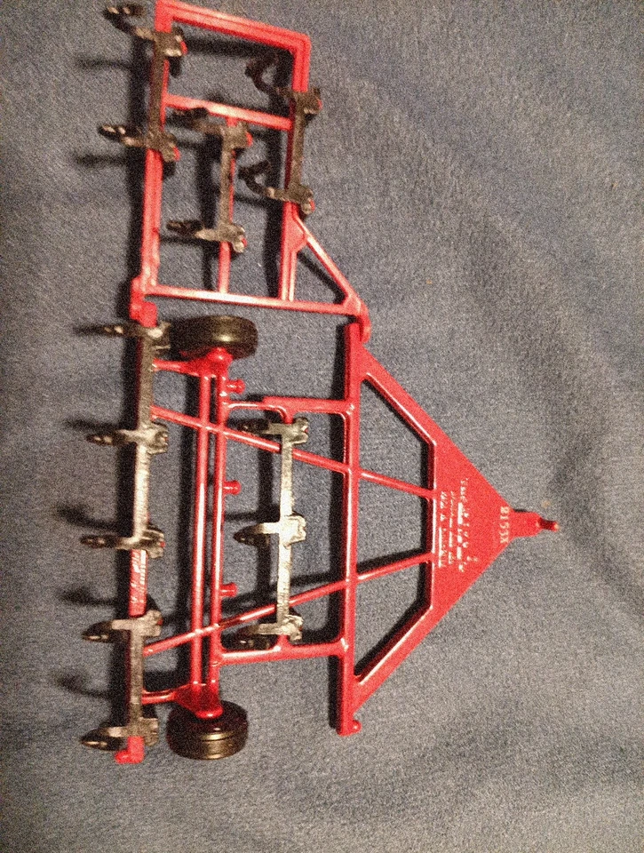 1/64 ERTL Case International IH Heavy Duty Tiller for parts restore  - Image 2 of 4